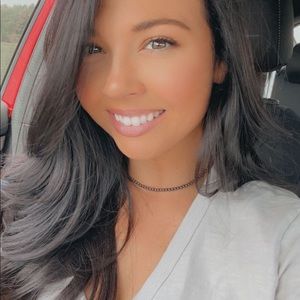 Meet your Posher, Elizabeth